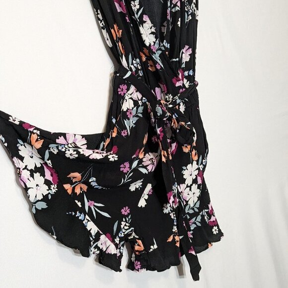 Women's LOFT, Black/Pink Floral, Faux Wrap, Chiffon Short Romper; Size XS - Picture 3 of 5